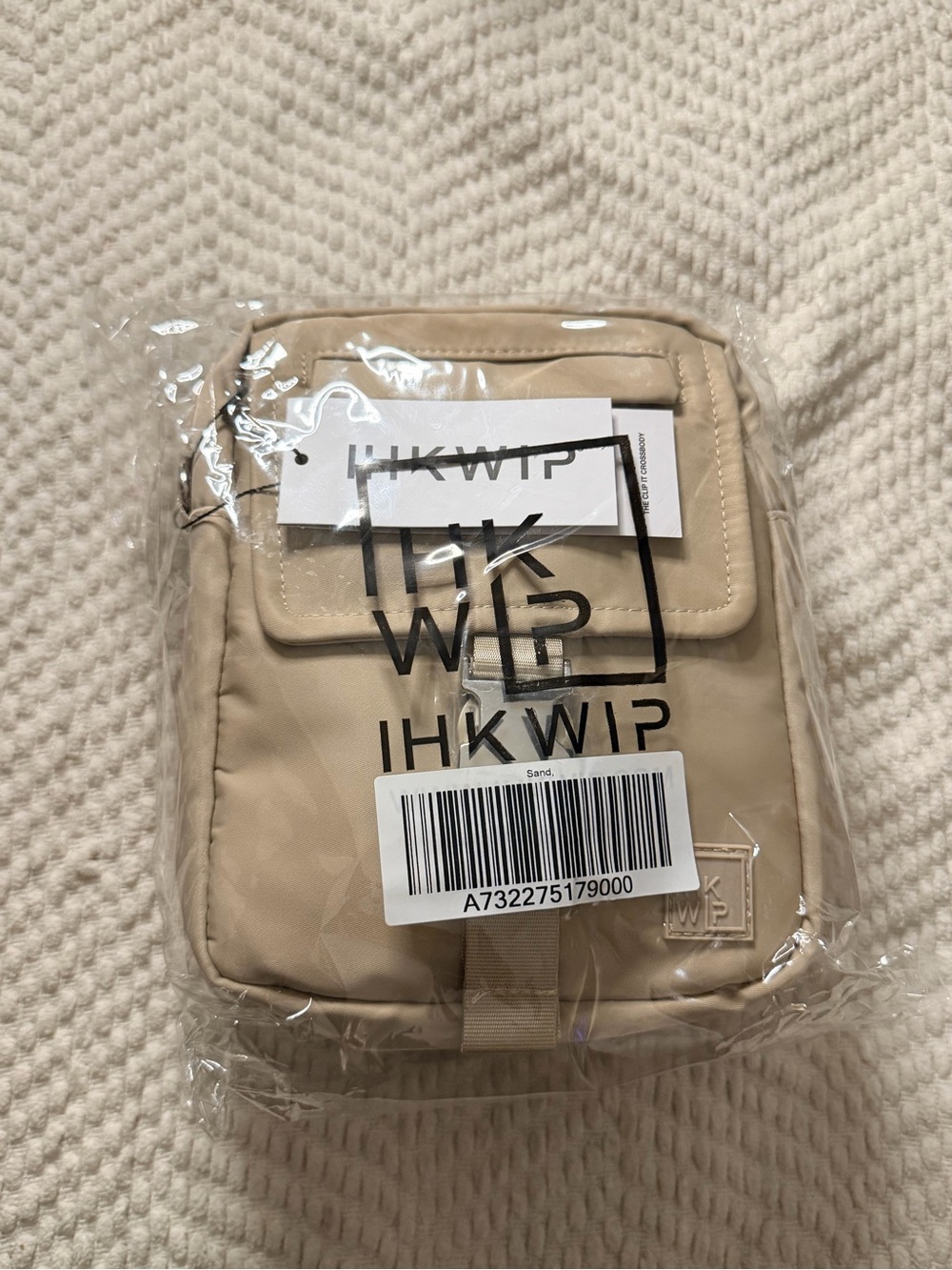 🤍New IHKWIP The Clip It Crossbody Bag🤍 - Picture 9 of 9